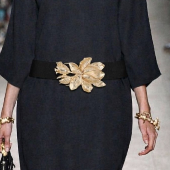 Gold Floral Accent Elastic Belt